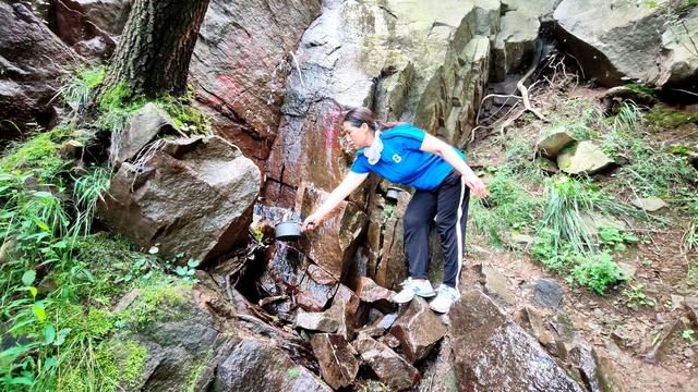 石家庄鹿泉区铜冶镇南寨村冷泉-风动石环穿