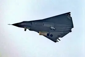 2款六代机首飞，美国无法接受现实，中国战机首次超越西方一代？图片