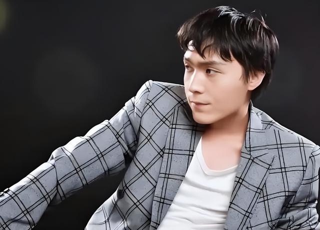 曝知名演员已枪毙！开辟中国娱乐圈首例，倪大红、李雪健或被牵连