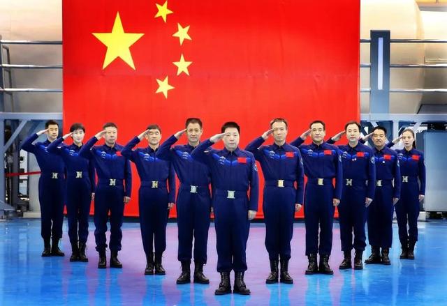 神舟二十号为返回地球准备！二十一将发射，港澳、国外航天员快了