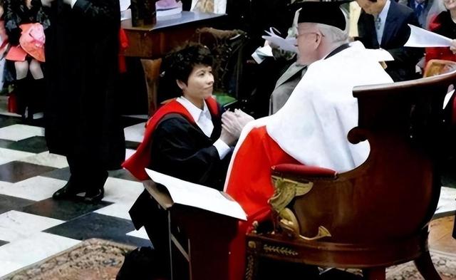 涉贪腐被带走、败光20亿、移民改国籍，邓亚萍身上的谣言太离谱