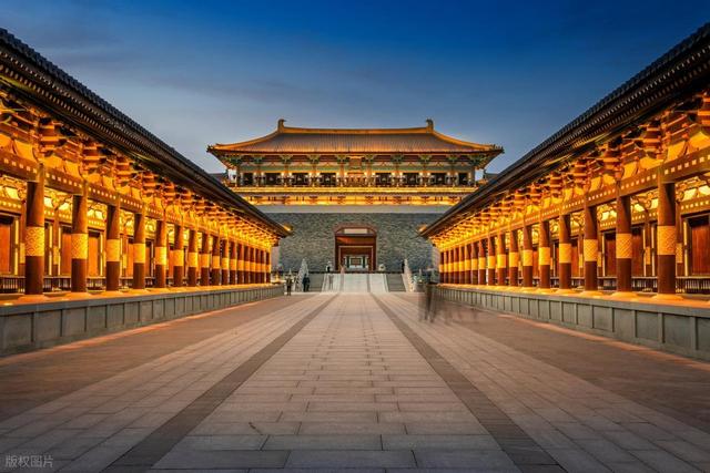 湖北省的一座黑马城市，被称为下一个“武汉”，交通优势不输郑州