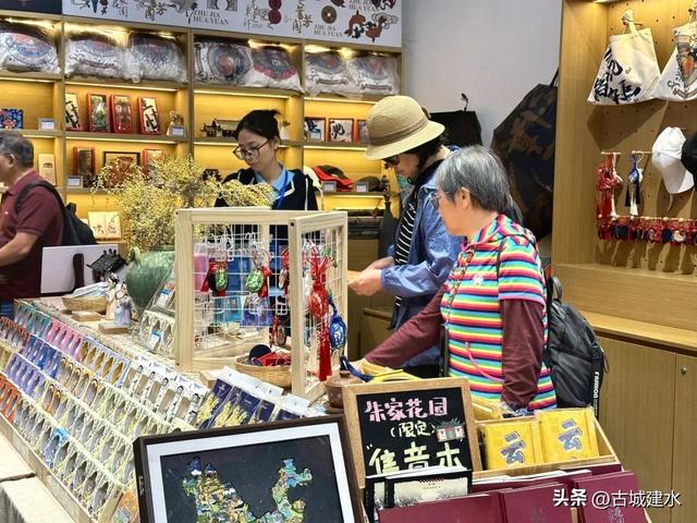 “五一”小长假就去建水：朱家花园接福纳财，临安府署顶缸、当差、赢免票