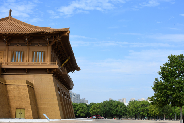 西安:碧空映丹凤 美景入画来