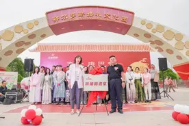 康巴什：单身青年职工游园赏花、寻宝活动甜蜜落幕！图片