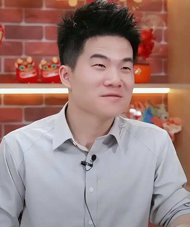 俞敏洪没想到，董宇辉受邀九三阅兵半月多，再因一个举动口碑暴涨