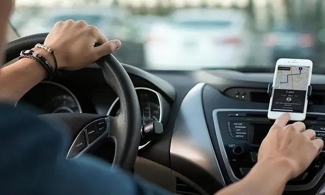 乘客嫌贵、司机哭穷，就连网约车平台也在卖惨，钱到底被谁赚走了