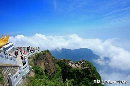 峨眉山站：仙山脚下的高铁门户