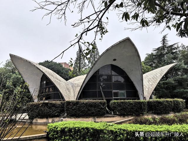 国庆假期中，陪父母逛白沙公园，欧式城堡，濯锦园，宇宙舞厅