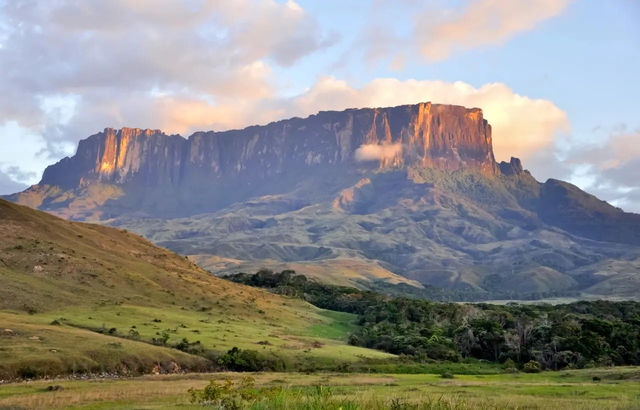 美军加勒比海开火，委内瑞拉全民皆兵！特朗普速战速决没可能？