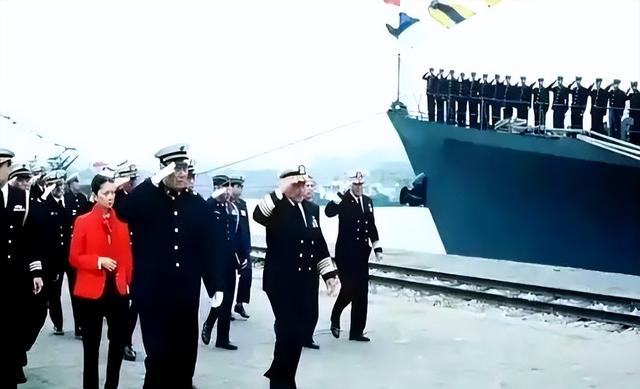 首次访华就不尊重我国？中国当场撤走仪仗队：摆正态度再来吧！