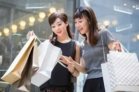 和孩子同学的家长别走太近，无形坑太多，7个家长圈潜规则要牢记图片