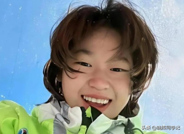 全红婵正式回归亮相！身材高挑颜值抢眼，留长发后判若两人