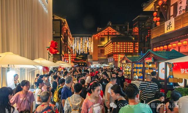 四川南部小城，与网红荣昌一字之差，为何游客都往隔壁邻居家跑？