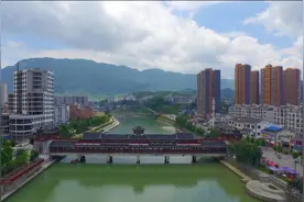 印江8公里河道上有8道拦水坝，正在拆除，江景房变“溪景房”图片