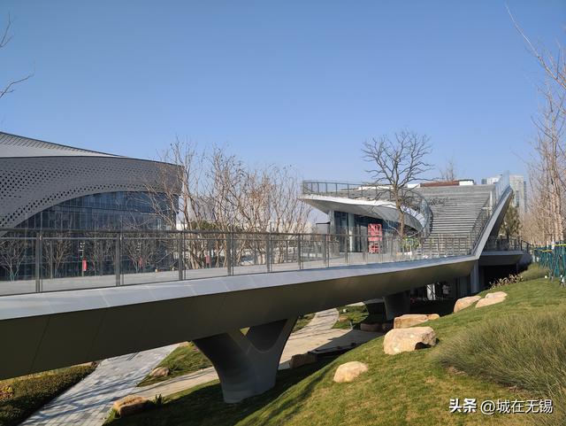 赶工热火朝天的无锡太湖湾音乐厅