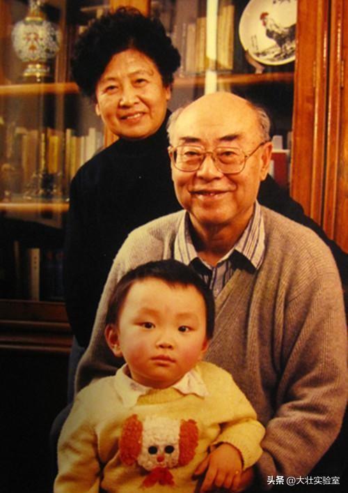 氢弹之父于敏妻子有多美？明眸皓齿秀外慧中，于敏坦言最对不起她