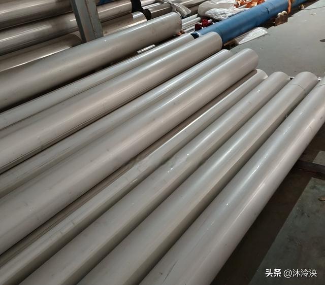 央视曾曝光的“夺命毒杯”，热水进“毒水	”出，看看你家有没有