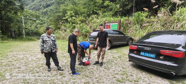 爱我江山：红岩顶上朝圣记