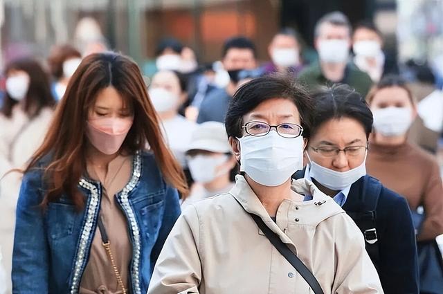 张文宏：天冷坚持戴口罩的人，过不了1年，身体或会有9大变化