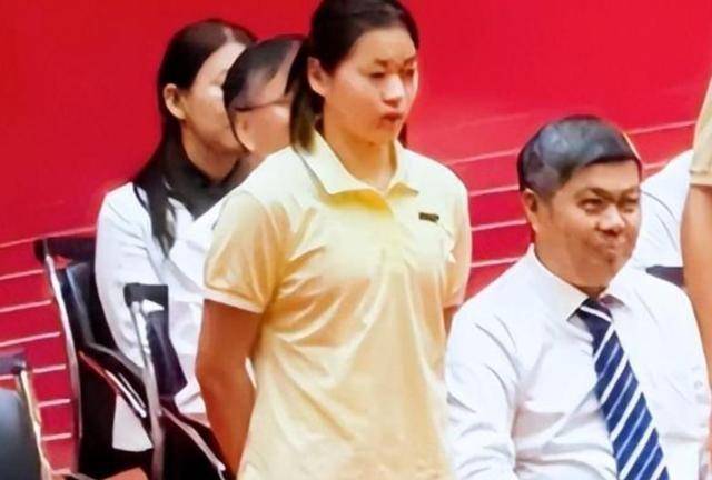 这一次，被央媒“点名”的陈芋汐暴露真实处境，全红婵真没说错！