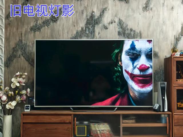 客厅娱乐体验大升级！海信小墨 E5Q Pro如何做到好画质不反光？