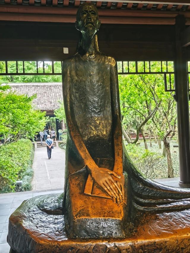 我是广州人，多次去成都后发现：这城市跟其他城市不一样的10个点