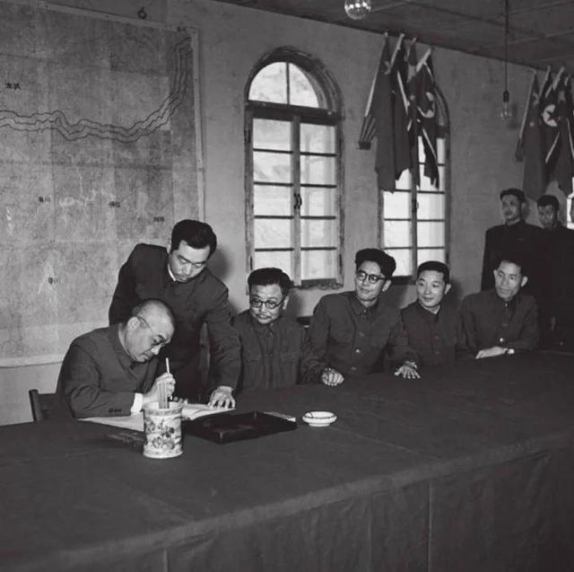 58年金日成提出让志愿军撤出朝鲜，毛主席笑了笑说：好戏在后头呢