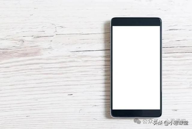 直屏和曲面屏哪个好？小编做了详细对比，看完这个分享你就明白！