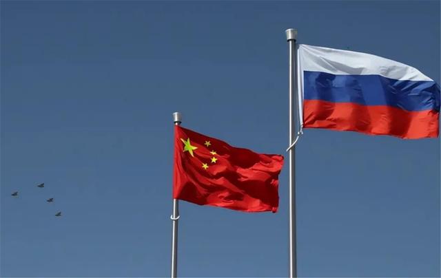 普京刚回国，中方大礼就送上门，250万吨石油加速运往中国