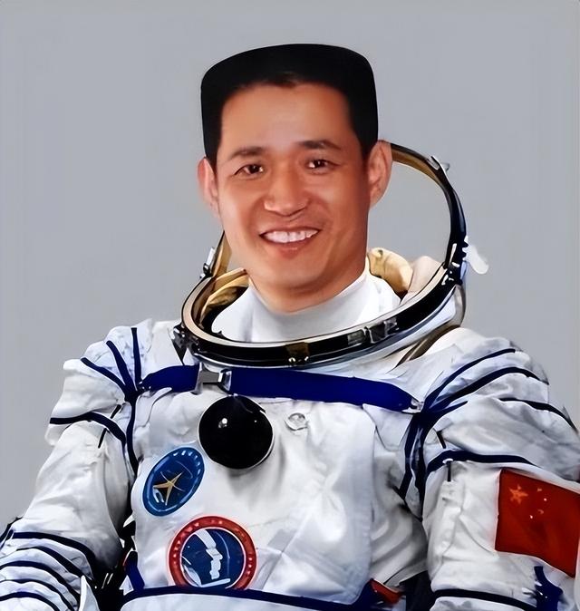 聂海胜妻子：在丈夫上太空前提出离婚，其中究竟隐藏了多少辛酸？