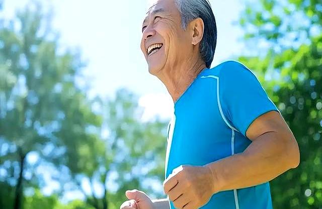 上年龄不能慢跑？医生多次提醒：64岁以后，牢记慢跑“5不要”
