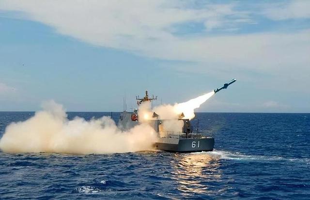 掀桌！高市早苗直接谈台海之战	，一语惊人，白宫和五角大楼全沉默