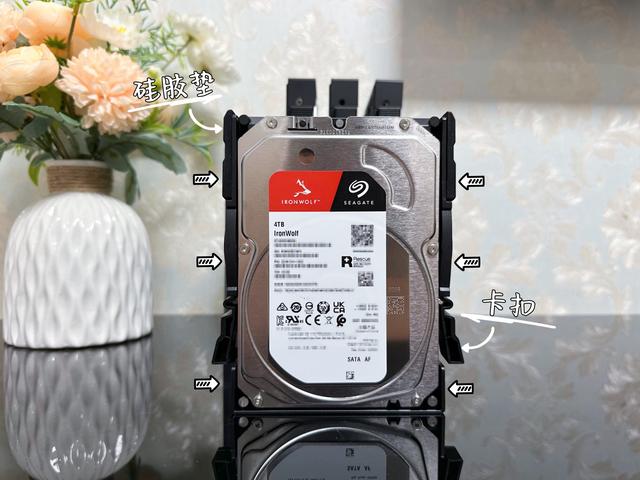 小白也能玩转私有云！绿联DH4300 Plus体验：这才是NAS该有的样子