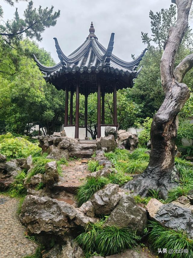 雨中漫步留园