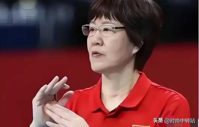 从“铁榔头”到“整容狂魔”，64岁郎平大变样，差点都认不出来！