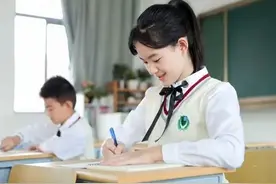 为什么选择物化生和物化地人数接近，物化政却很少？图片