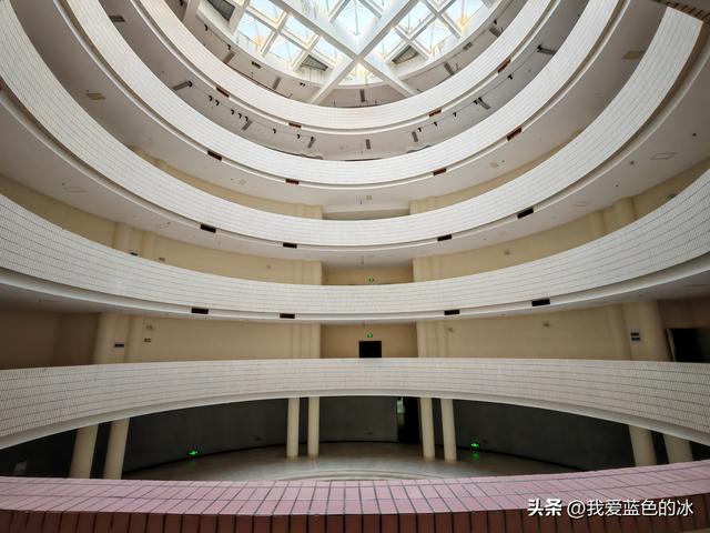 参观梅州市华侨博物馆