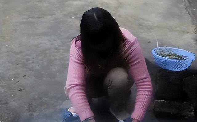 重庆一女子有两套生殖系统，先嫁老公生下一子，而后娶妻又得一娃