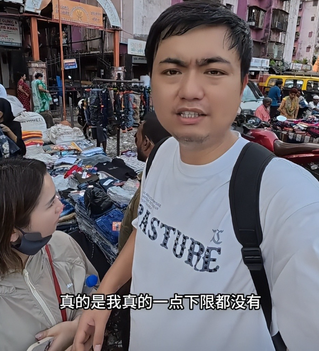 中国夫妻探秘印度贫民窟：丈夫被石头砸满头包，妻子一直被打臀部