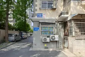 南京一条路上出现三套门牌，居民期盼早日消除“误解”图片