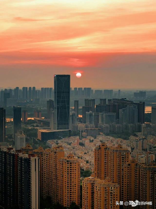 武汉的夏天，最浪漫的事莫过于追逐日落
