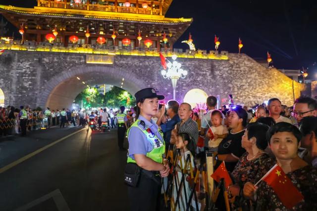 人心安 八闽大地“警”色美