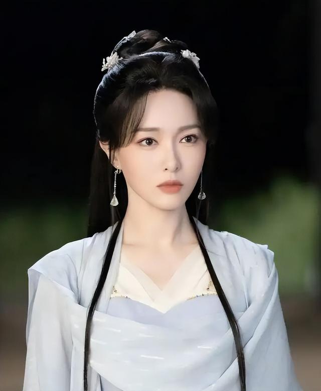 婚变传闻真相大白后，42岁唐嫣高调官宣喜讯	，撕下了罗晋的"体面"