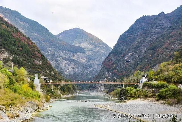 汉中出发沿嘉陵江跨省自驾，把秦巴深秋的美景装进车窗～图片