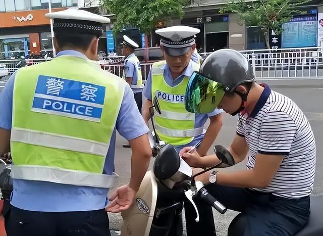 9月1日起，电动车、摩托车、三轮车上路“4禁5罚”，处罚明确了