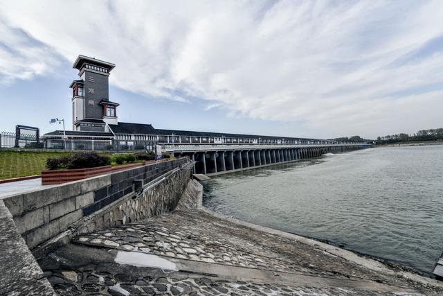 一水一坝一传奇，亦刚亦柔亦人生