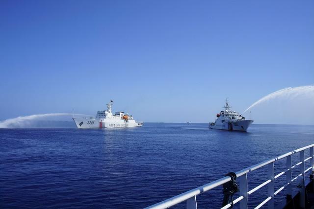海空军出动，轰炸机远程奔袭，美国一言不发，菲律宾慌忙改口