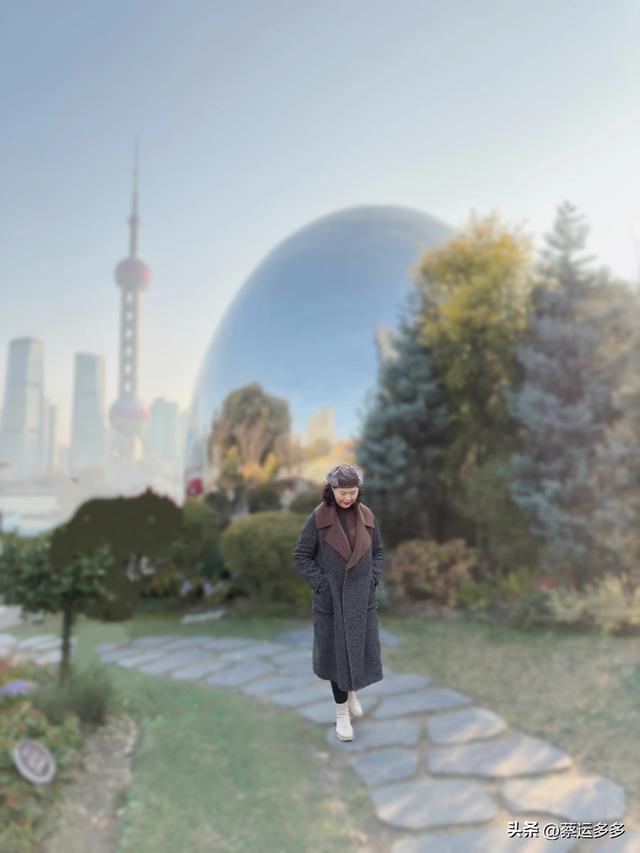 在北外滩，与圣诞和黄浦江撞个满怀