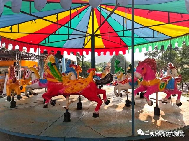 半坡寻幽，客栈栖心——秋访九福兰园